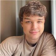 Insegnante certificato C1, lezioni di inglese per ragazzi/adulti online o a Lecco, con metodo pratico e personalizzato.